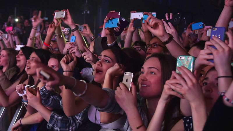 Watching a Concert Through Your Eyes, Not a Lens