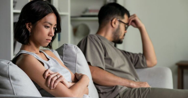 When “Checking Out” Checks In: 16 Ways To Recognize Escapism In Your Relationship