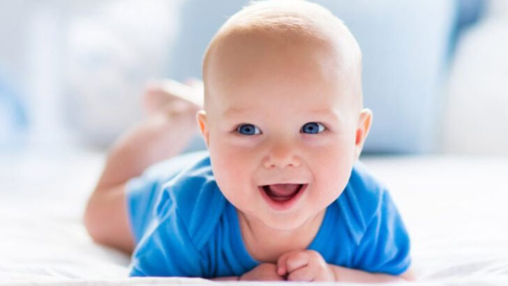 13 Baby Names That Have Fallen Out Of Favor (And 5 That Are Topping The Charts)