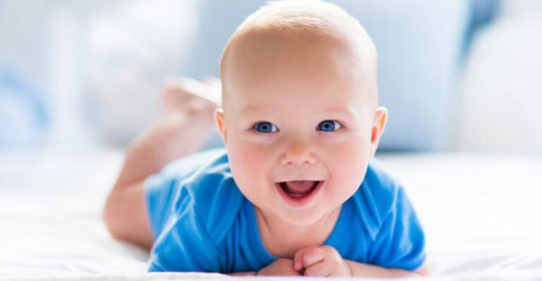 13 Baby Names That Have Fallen Out Of Favor (And 5 That Are Topping The Charts)