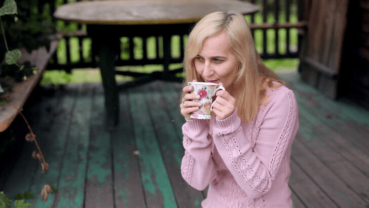 15 Behaviors Of Peaceful People Who Live Well Despite Not Having Much