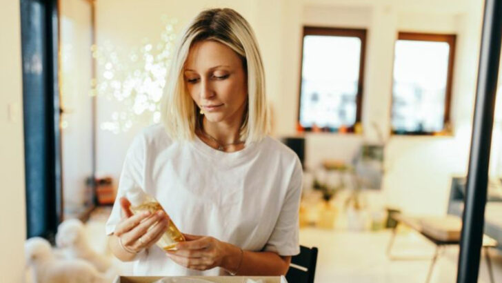 15 Little Things Wasteful Women Have In Their Homes That Frugal Women Would Never Buy