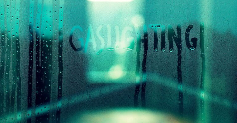 15 Signs You’re Being Gaslit And Don’t Even Realize It Yet