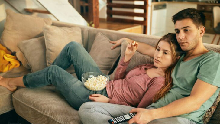 15 Things Couples Do When They’re Way Too Comfortable With Each Other