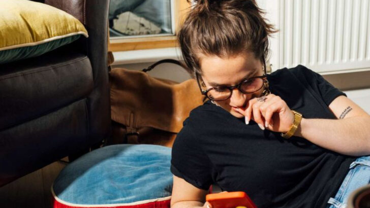 15 Things Deeply Anxious People Do On A Regular Basis