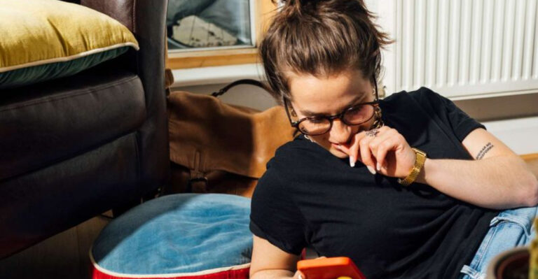 15 Things Deeply Anxious People Do On A Regular Basis