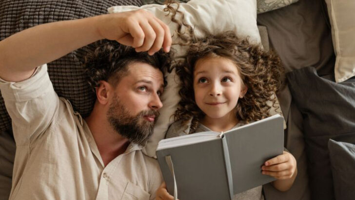 15 Touching Reminders That Being a Great Dad Means Showing Up (Pom-Poms and All)