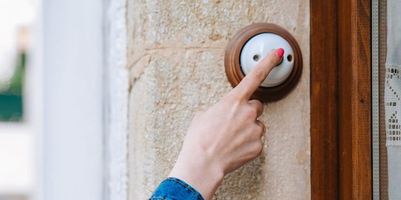 Texting 'here' instead of ringing the doorbell