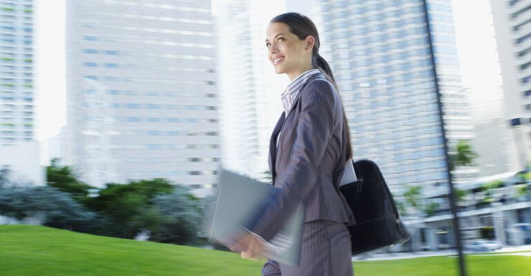 16 Reasons Why I Refuse To Give Up My Career For My Husband