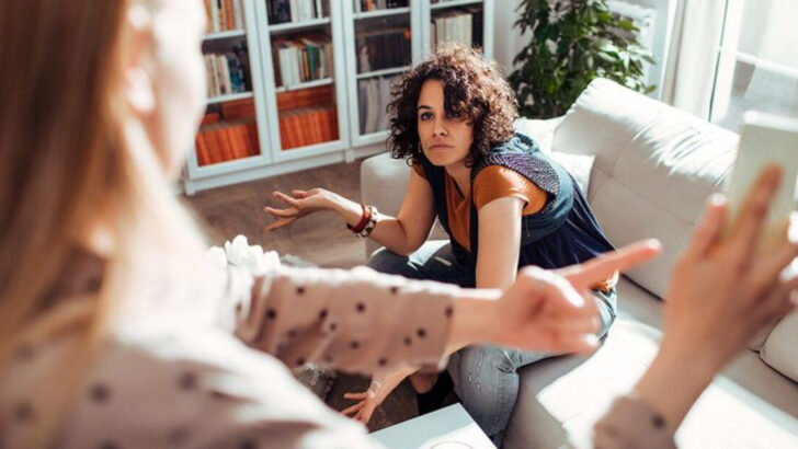 17 Gaslighting Red Flags You Should Never Shrug Off