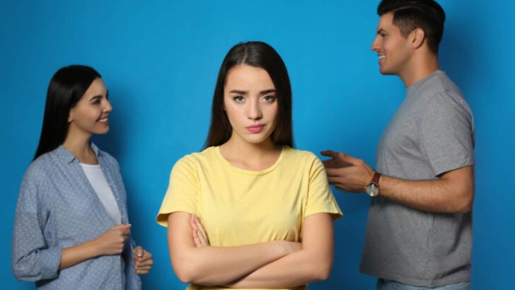 17 Signs Of A Communal Narcissist Who Tricks Everyone Except The People Closest To Them