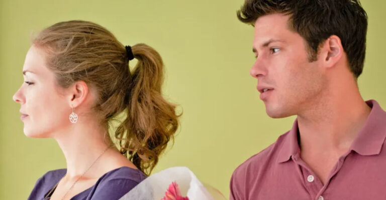 18 Clear Signs You’re In A Relationship With A Vulnerable Narcissist
