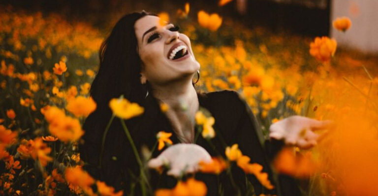 18 Phrases Happy People Use On A Daily Basis