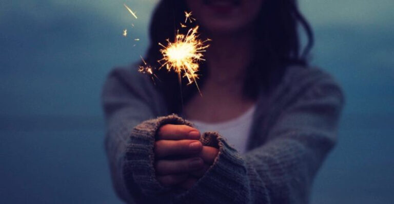 18 Things Couples Subconsciously Do That End The Spark