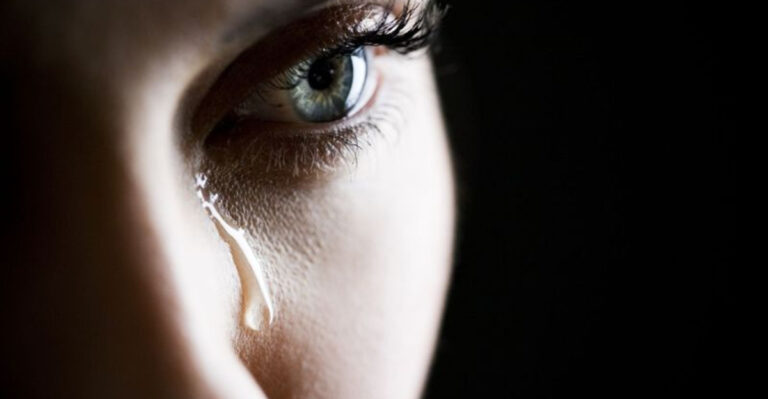 19 Reasons Why Women Who Cry Easily Are Quietly The Most Protected By The Universe, According To Philosophy