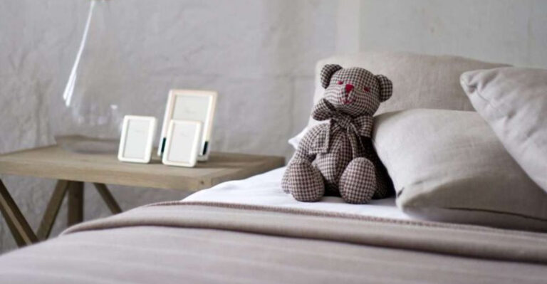 19 Things In Someone’s Home That Instantly Reveal They’re Not Emotionally Mature Yet