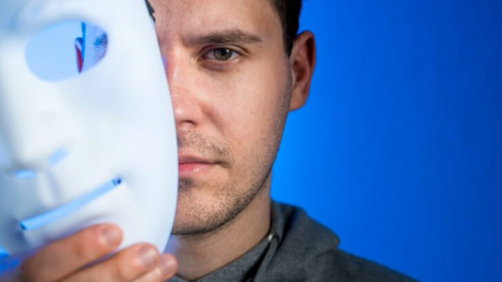 20 Red Flags That Someone Might Be A Sociopath Or Psychopath