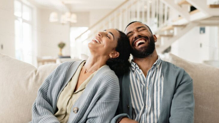 20 Simple Things Happy Couples Do Without Even Realizing It