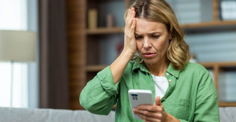 20 Things That Instantly Make Women Look Low Value, According To Psychology