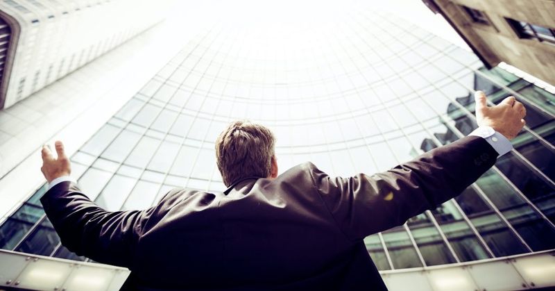 Overestimation of Control: King or Queen of the Universe