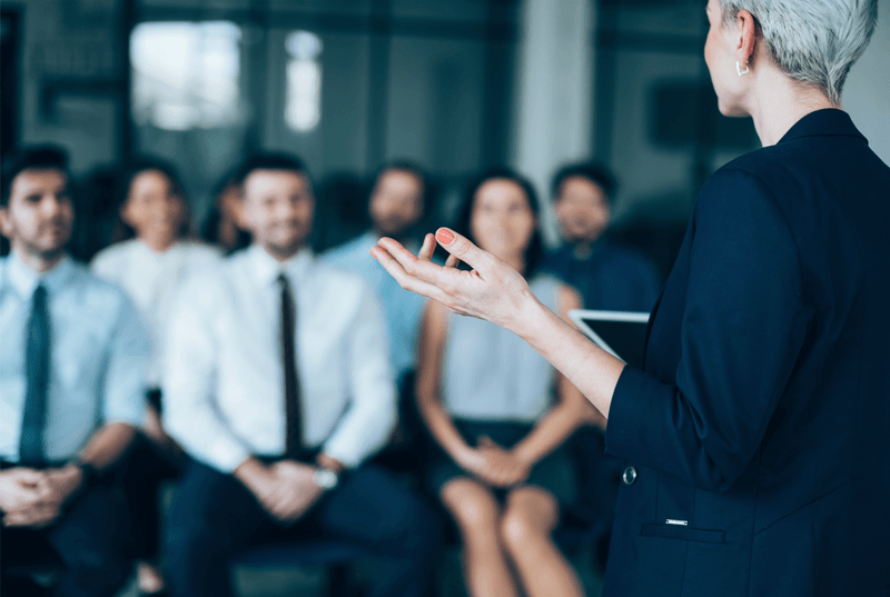 Practical Leadership: Guiding Without Micromanaging