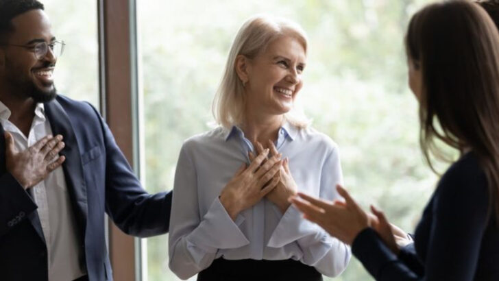 Mastering The Art Of Acceptance: 19 Strategic & Smart Ways To Respond To A Compliment