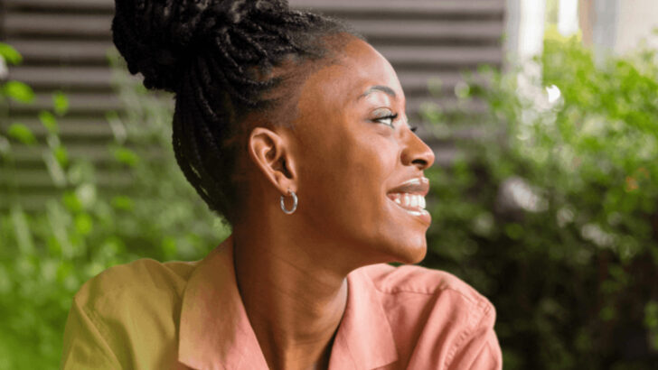 The 30-Second Spark: 18 Ways Emotionally Intelligent Women Nail First Impressions, According To Science