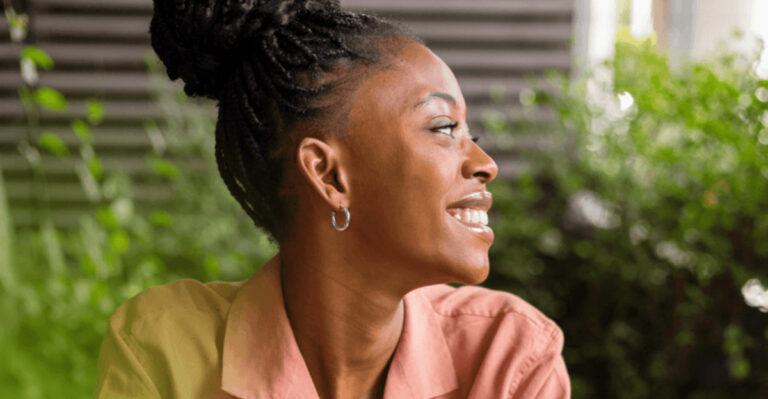 The 30-Second Spark: 18 Ways Emotionally Intelligent Women Nail First Impressions, According To Science
