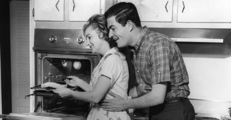 These 16 Old Marriage Beliefs Don’t Work In Modern Relationships